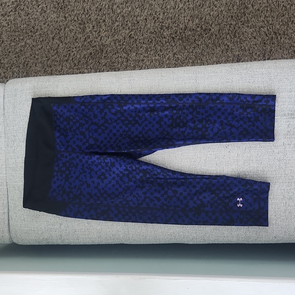 Under Armour Crop Leggings - Picture 1 of 5